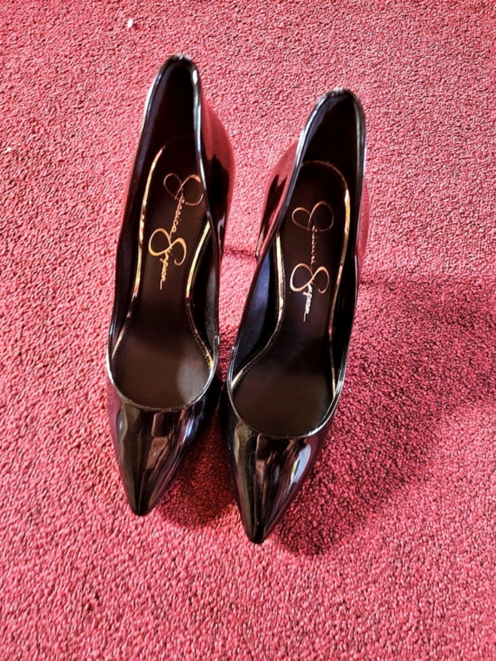 Jessica Simpson Pointed Toe Heels in Black